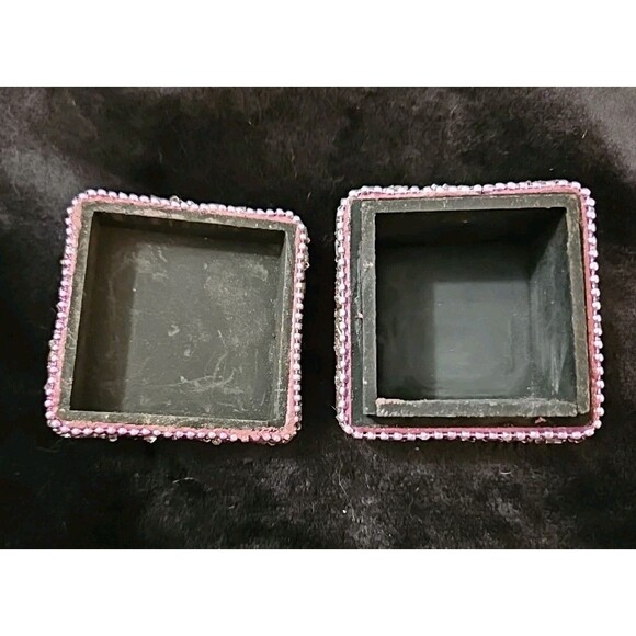 Cute Vintage Look Painted Beaded Trinket  Box With Cat Image And Wooden Inside - Picture 3 of 8